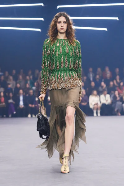 Look 24
